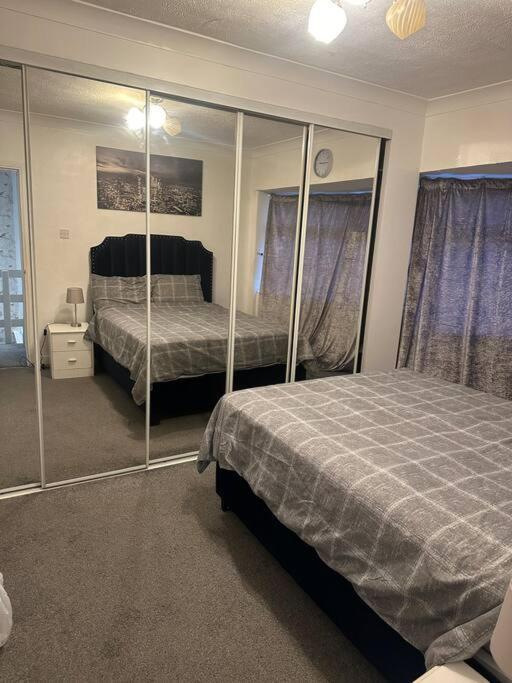 Beautiful Wood Street First Floor Flat B London